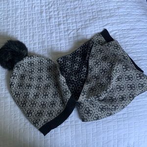 Tuque et foulard GUESS